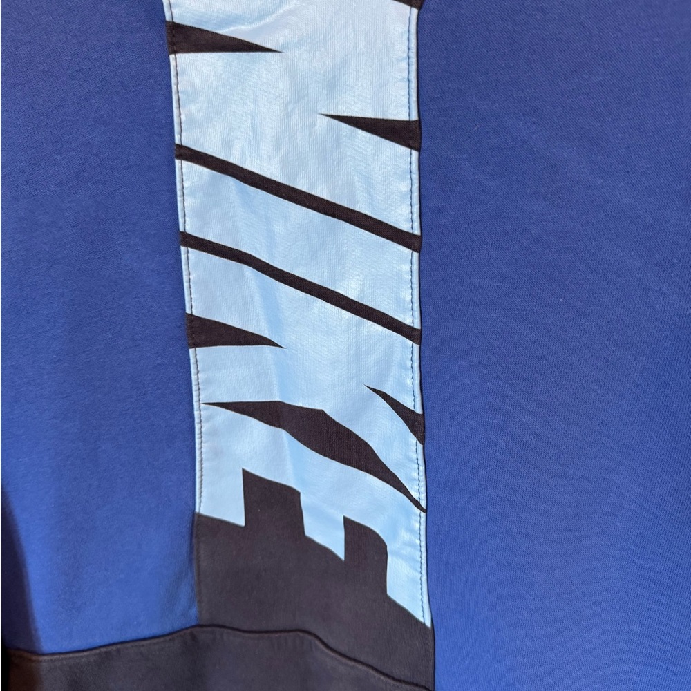 Nike Sportswear Amplify Sweatshirt Pullover Hoodie Boys Youth XL Graphic Blue - Picture 2 of 9